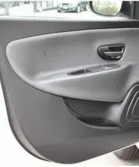 LANCIA Ypsilon 1.2 69 CV 5 porte Silver