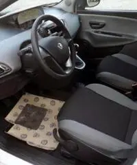 LANCIA Ypsilon 1.2 69 CV 5 porte Silver