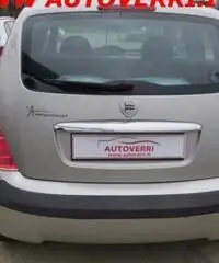 LANCIA Ypsilon 1.2 Oro