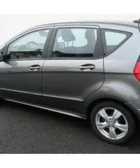 MERCEDES-BENZ A 160 Avantgarde MERCEDES-BENZ A 160 Avantgarde