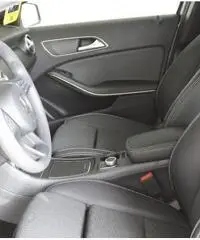 MERCEDES-BENZ A 160 Automatic Business MERCEDES-BENZ A 160 Automatic Business