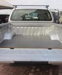 NISSAN Navara 2.5 dCi 4 porte Double Cab LE NISSAN Navara 2.5 dCi 4 porte Double Cab LE