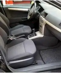 OPEL Astra 1.6 16V 2008