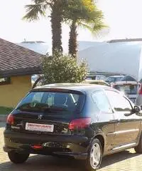 Peugeot 206 1.1 3p. XR