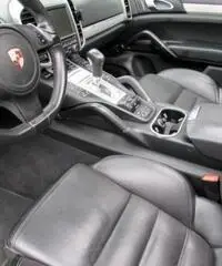 PORSCHE Cayenne 4.8 Turbo