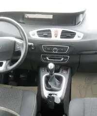 RENAULT Scenic xmod 16 16v Dynamique