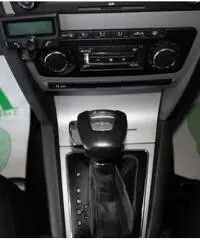 SKODA Octavia 2.0 TDI CR F.AP. Wagon Elegance Autocarro