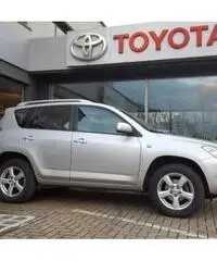 TOYOTA RAV 4 RAV4 2.2 D-4D 136 CV DPF Sol TOYOTA RAV 4 RAV4 2.2 D-4D 136 CV DPF Sol