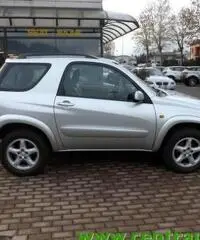 TOYOTA RAV 4 RAV4 2.0 16V cat 3 porte Sol TOYOTA RAV 4 RAV4 2.0 16V cat 3 porte Sol