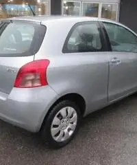 TOYOTA Yaris 1.0 3 porte Now