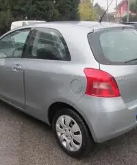 TOYOTA Yaris 1.0 3 porte Now