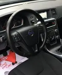 Volvo V60 D2 1.6 NAVI cruise control PARK comandi al volante