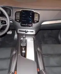 VOLVO XC90 D5 AWD Geartronic 7 posti R-design