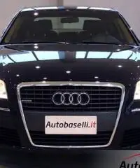 AUDI A8 4.2 TDI QUATTRO 326 CV