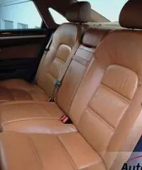 AUDI A8 4.2 TDI QUATTRO 326 CV