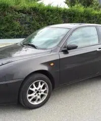 ALFA ROMEO 147 1.9 JTD (115 CV) cat 3p. Distinctive Interno Pelle