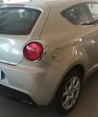 ALFA ROMEO MiTo 1.6 JTDm 16V Distinctive ALFA ROMEO MiTo 1.6 JTDm 16V Distinctive