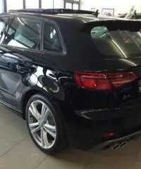 AUDI A3 SPB 2.0 TDI Sport S line Tetto+Far LED +