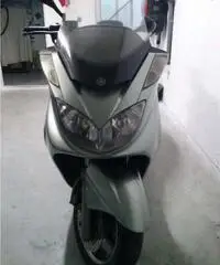 Yamaha majesty 400