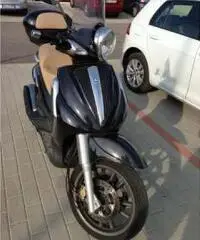SCOOTER BEVERLY TOURER 400cc
