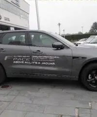 JAGUAR F-Pace 2.0d 180 CV AWD AUT. R-SPORT SOLO 3000 KM !!!