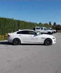 JAGUAR XE 2.0 D Turbo 180CV AWD AUTOM. SOLO 2500 KM !!
