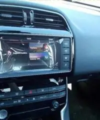 JAGUAR XE 2.0 D Turbo 180CV AWD AUTOM. SOLO 2500 KM !!