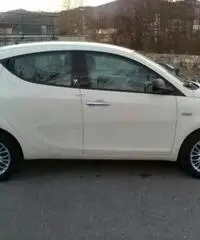 LANCIA Ypsilon 1.2 69 CV 5 porte Silver