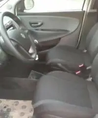 LANCIA Ypsilon 1.2 69 CV 5 porte Silver