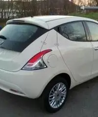 LANCIA Ypsilon 1.2 69 CV 5 porte Silver