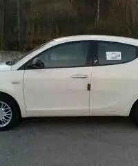 LANCIA Ypsilon 1.2 69 CV 5 porte Silver