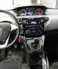 LANCIA Ypsilon 1.2 69 CV 5 porte Gold