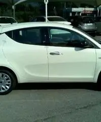 LANCIA Ypsilon 1.2 69 CV 5 porte Silver