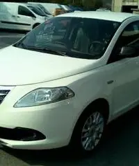 LANCIA Ypsilon 1.2 69 CV 5 porte Silver