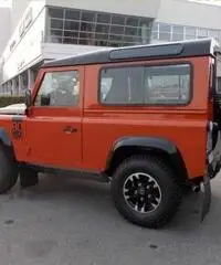 LAND ROVER Defender 90 2.2 TD4 Station Wagon Adventure Edition N1