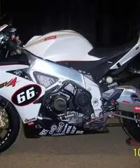 RSV 4 R 2010 strada- pista