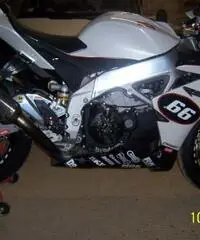 RSV 4 R 2010 strada- pista