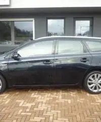 TOYOTA Auris Touring Sports 1.8 Hybrid Lounge