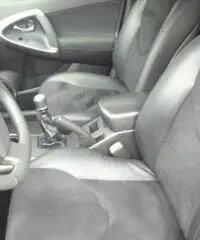 TOYOTA RAV 4 RAV4 2.2 D-4D 150 CV Lounge