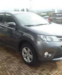 TOYOTA RAV 4 RAV4 2.0 D-4D 2WD STYLE