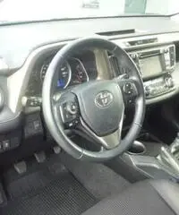 TOYOTA RAV 4 RAV4 2.0 D-4D 2WD STYLE