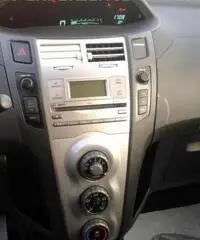 TOYOTA Yaris 1.4 D-4D DPF 3 porte Sol