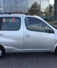 TOYOTA Yaris Verso 1.3i 16V cat Sol