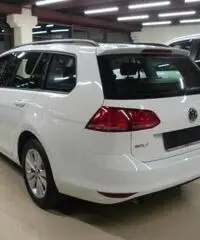 VOLKSWAGEN Golf Variant 1.6 TDI 105 CV Trendline BlueMotion