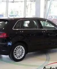 AUDI A3 SPORTBACK 1.6 TDI AMBIENTE AUTOMATICA