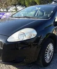 FIAT Grande Punto 1.3 MJT 75 CV 3 porte FIAT Grande Punto 1.3 MJT 75 CV 3 porte
