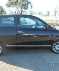 LANCIA Ypsilon 1.2 anno 12/2010 km 110000 euro 5
