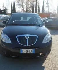 LANCIA Ypsilon 1.2 anno 12/2010 km 110000 euro 5