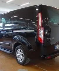 FORD Tourneo Custom 300 2.2 TDCi 125CV PC Limited FORD Tourneo Custom 300 2.2 TDCi 125CV PC Limited