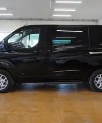 FORD Tourneo Custom 300 2.2 TDCi 125CV PC Limited FORD Tourneo Custom 300 2.2 TDCi 125CV PC Limited